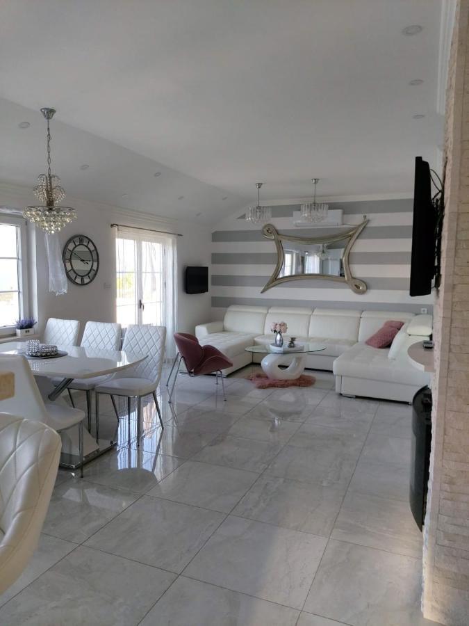 סופטאר Apartments Brac מראה חיצוני תמונה
