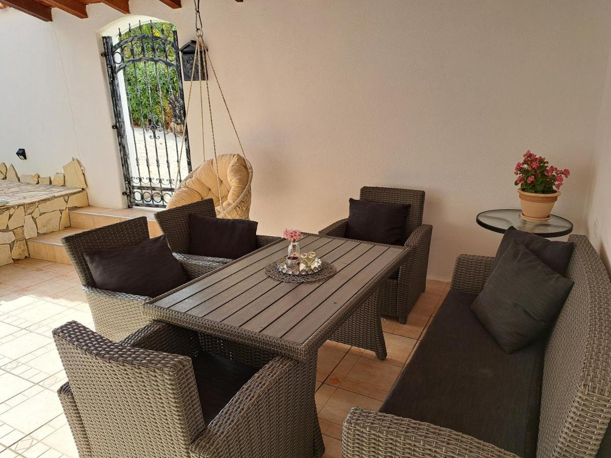 סופטאר Apartments Brac מראה חיצוני תמונה