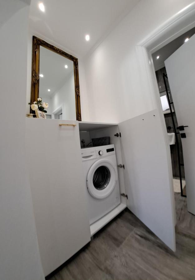 סופטאר Apartments Brac מראה חיצוני תמונה