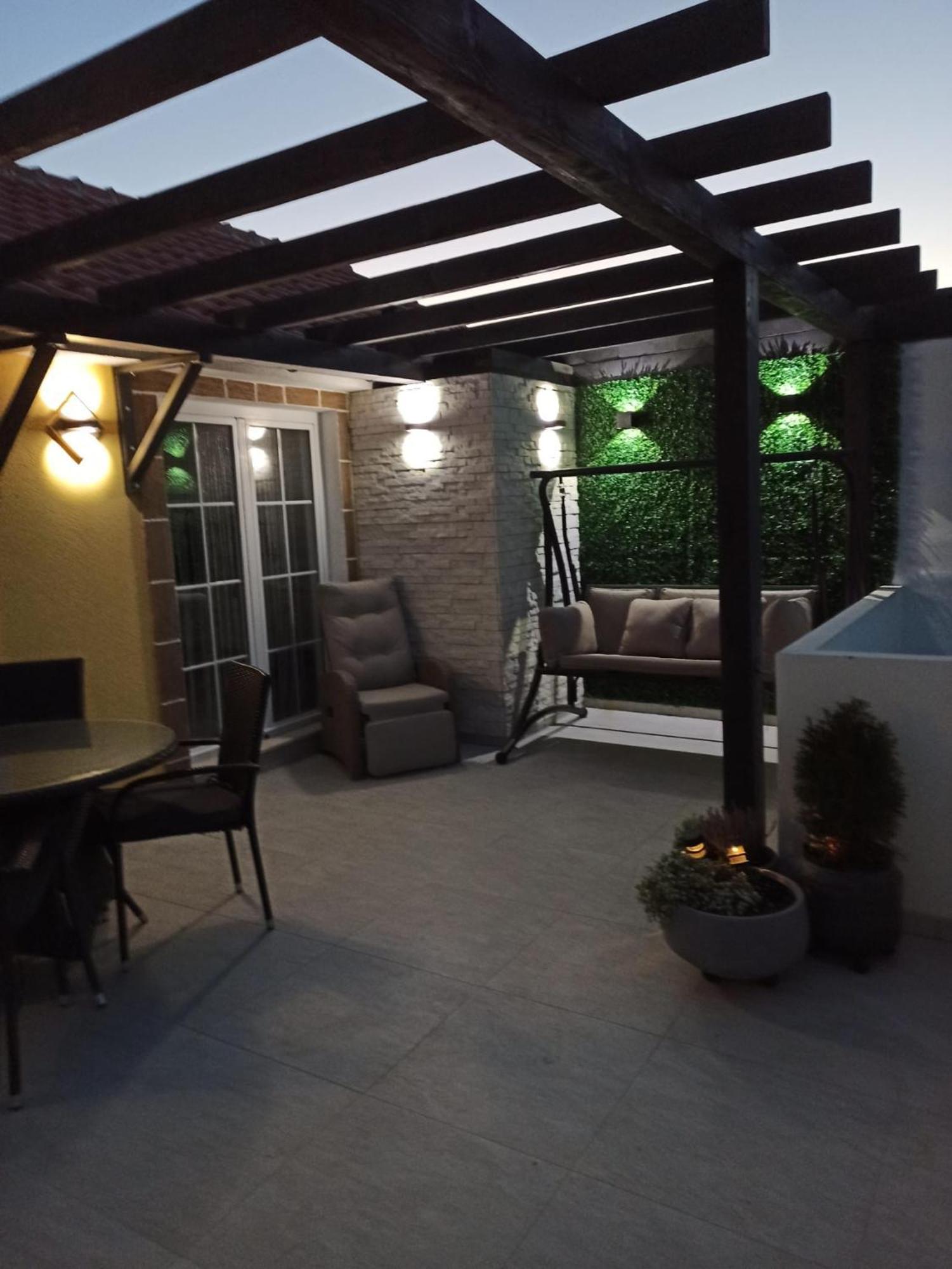 סופטאר Apartments Brac מראה חיצוני תמונה
