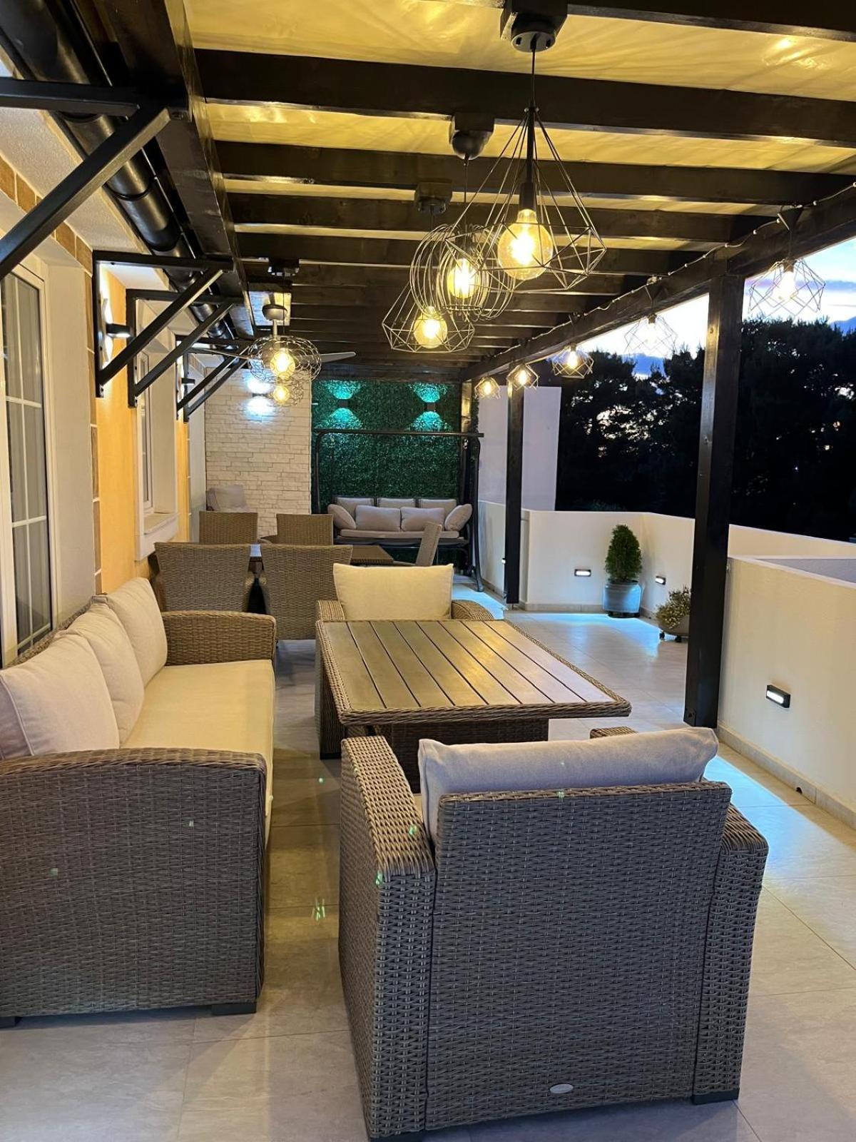 סופטאר Apartments Brac מראה חיצוני תמונה