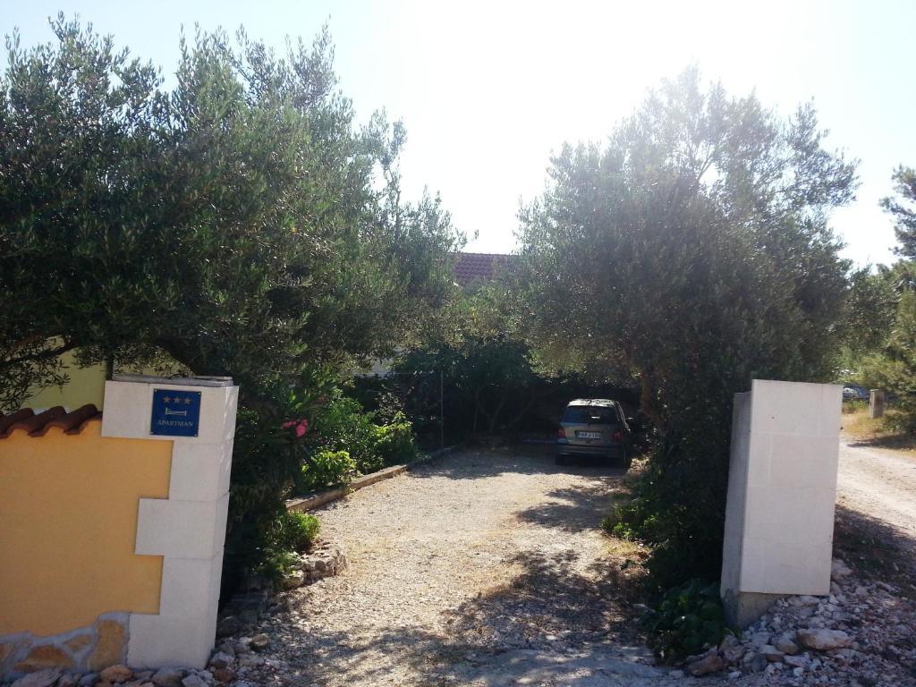 סופטאר Apartments Brac מראה חיצוני תמונה